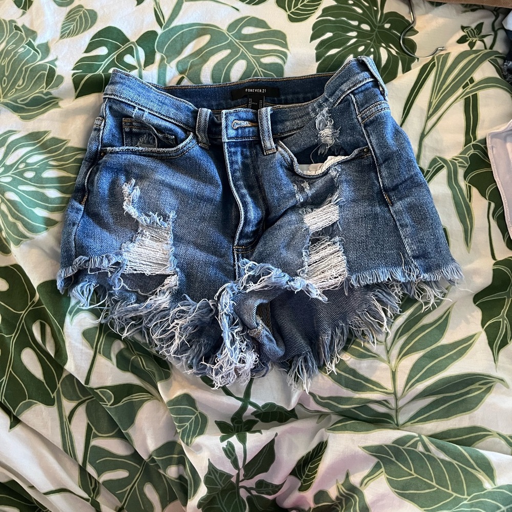 forever 21 frayed denim shorts size 24
